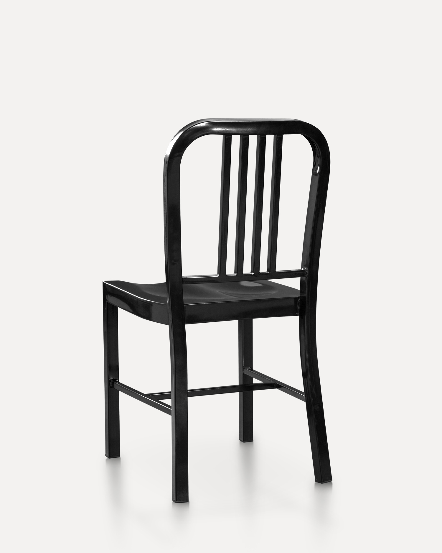 Bezvremenski dizajn željezne stolice Bezvremenski dizajn željezne stolice